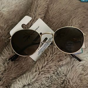 Dark round sunglasses